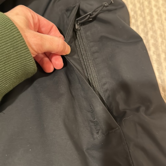 Women’s North Face Parka - Small - Picture 5 of 14